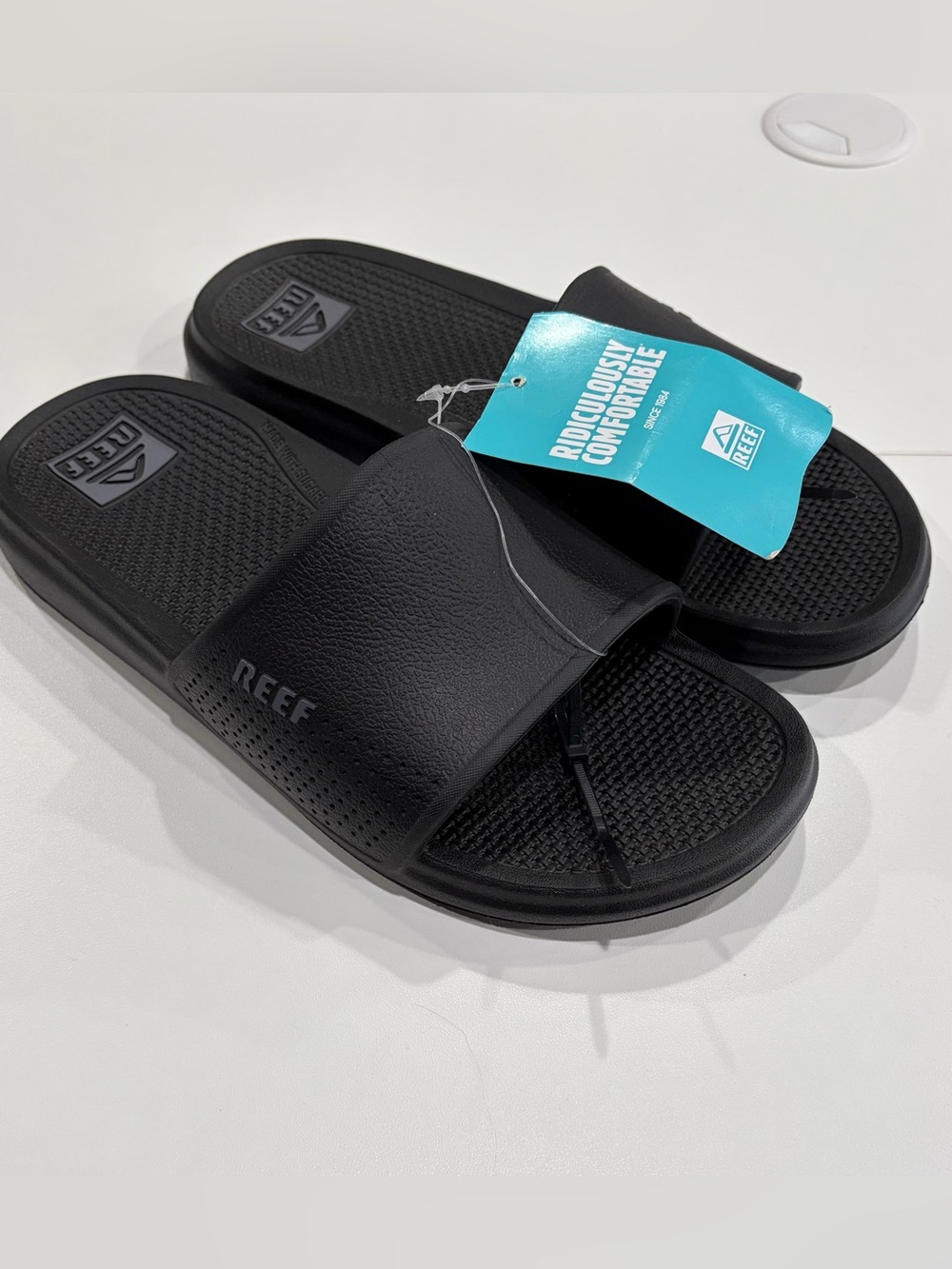 Reef Men's Size 8 Oasis Slide Sandals Black NWT Traction Comfortable Non-Marking